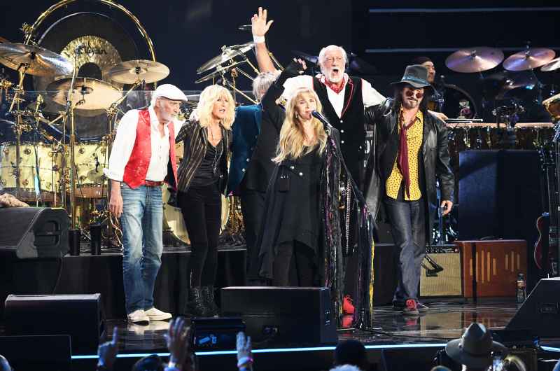 John McVie, Christine McVie, Stevie Nicks, Neil Finn, Mick Fleetwood, and Mike Campbell of Fleetwood Mac