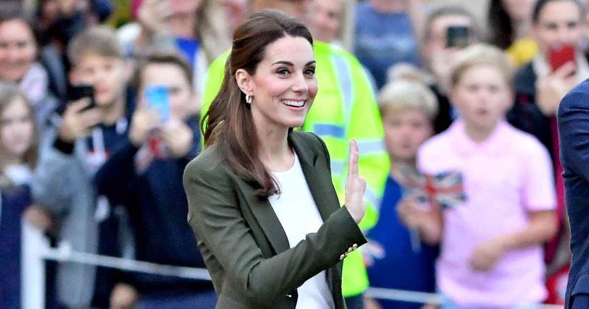 Duchess Kate Surprises Onlookers by Driving to Buckingham Palace | Us ...