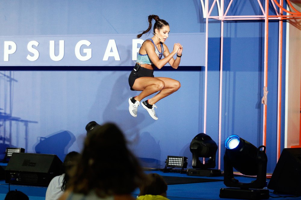 Fitness Sensation Kayla Itsines 20 Weeks Pregnant