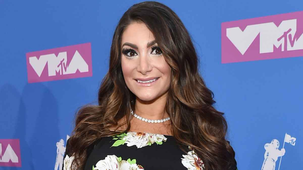 deena cortese, jersey shore, mtv, deena cortese pregnant, deena cortese gives birth