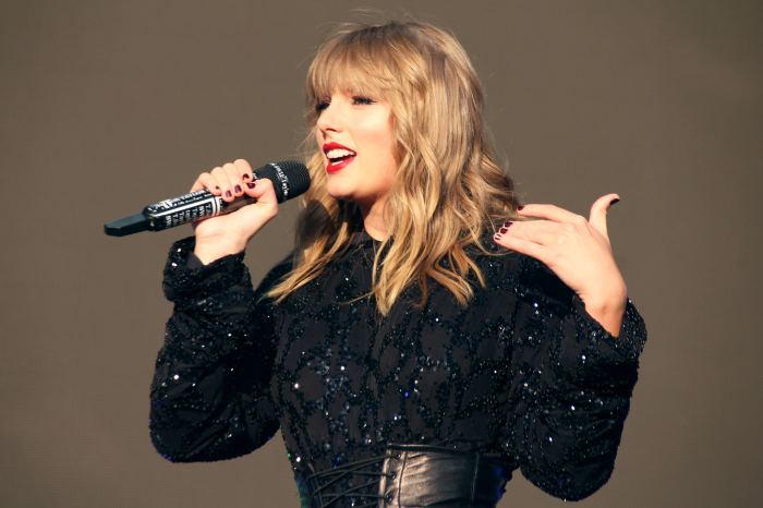 Inside Taylor Swift’s Big Year, From Her Record-Breaking Tour to Finding Love With Joe Alwyn