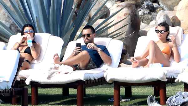 Kourtney-kardashian-beach-vacation-Scott-Disick-girlfriend-Sofia-Richie