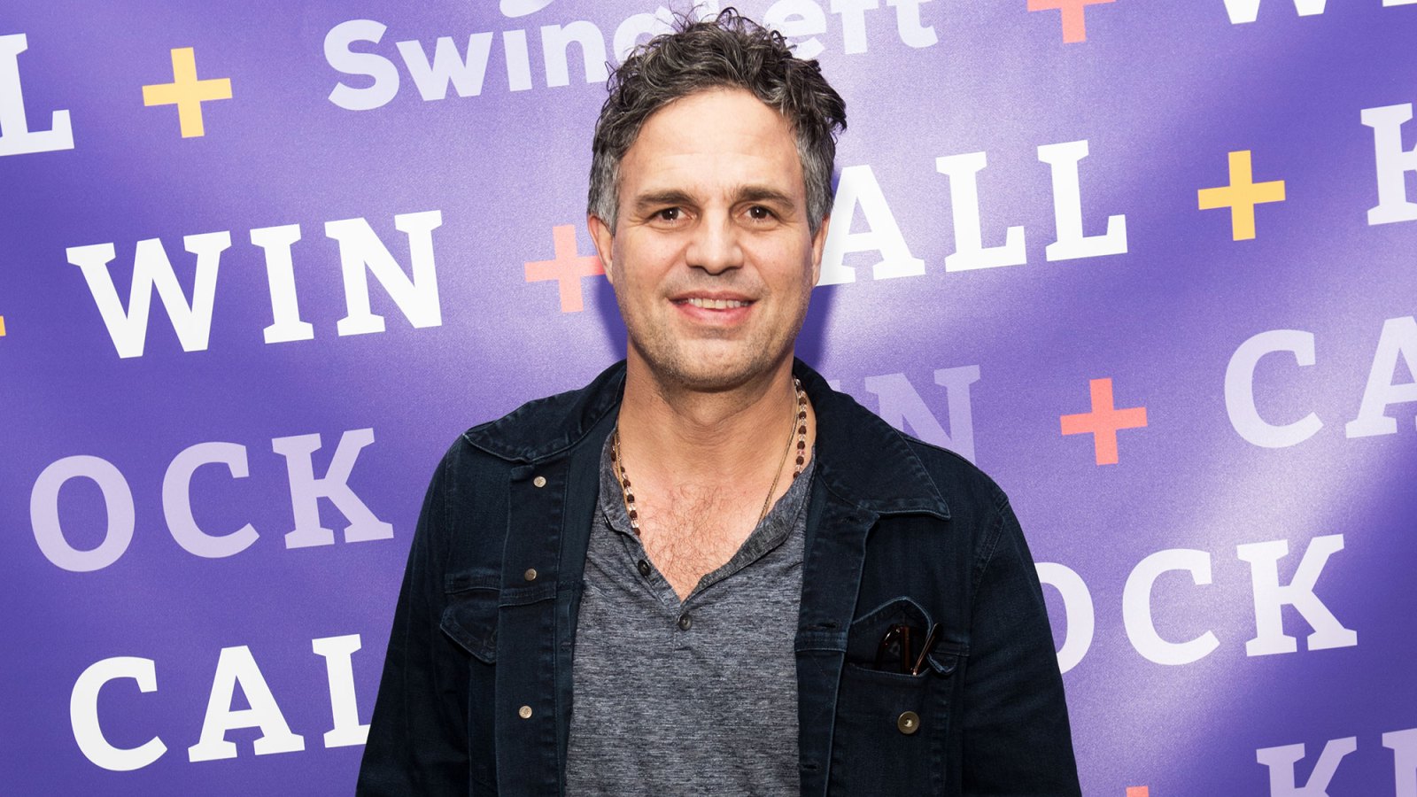 Mark Ruffalo Gives Away $100 Starbucks Gift Card to Encourage Others to Pay it Forward