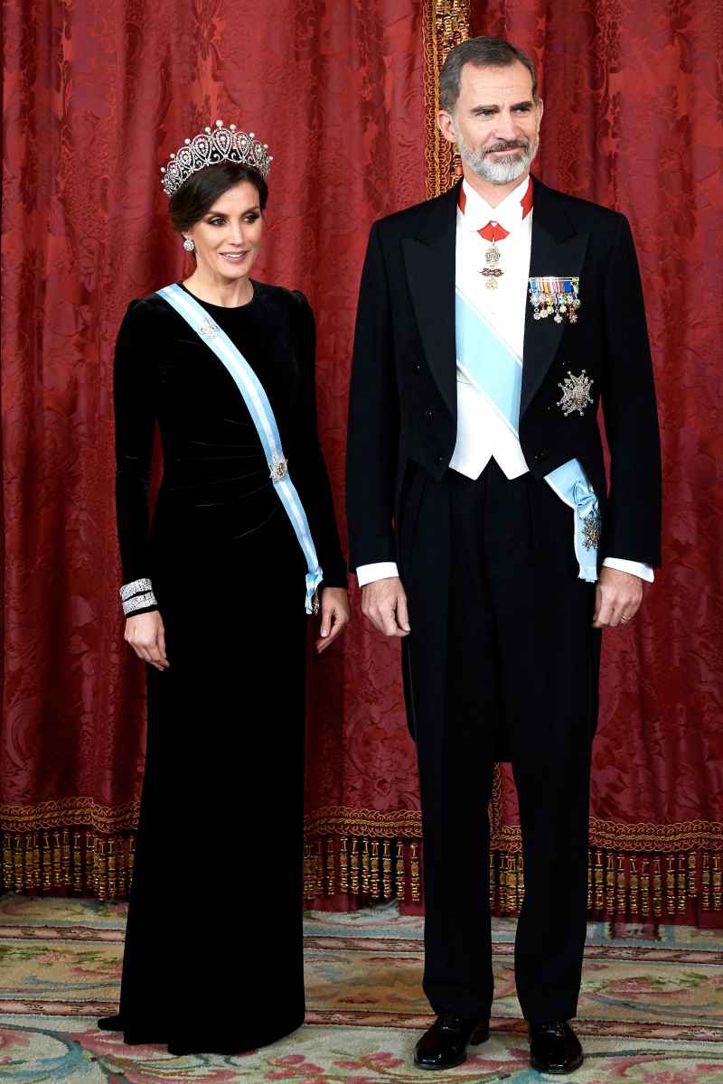 Queen-Letizia-Ortiz-of-Spain-black-gown-crown