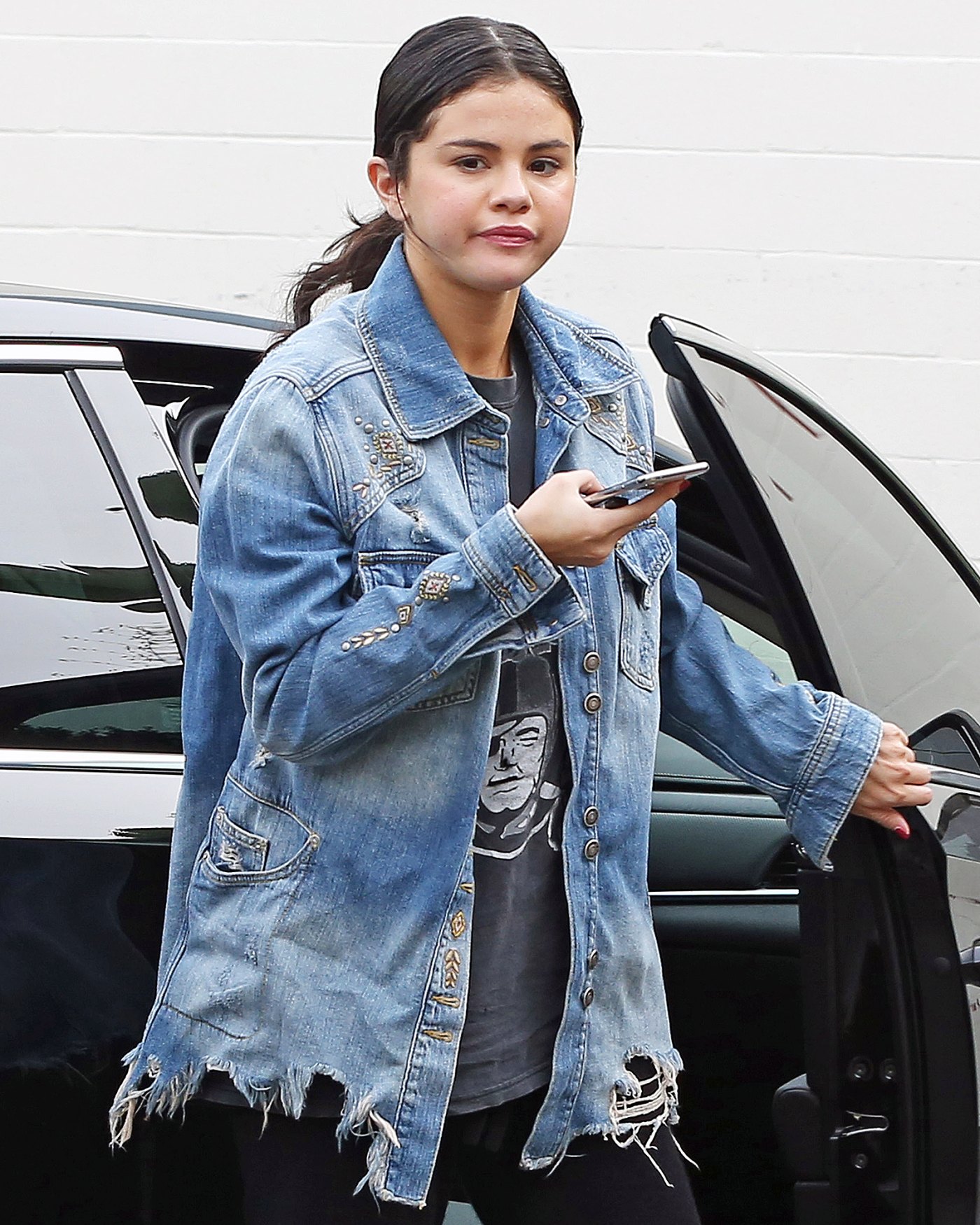 Selena Gomez Steps Out in L.A. After Completing Treatment: Pics | Us Weekly