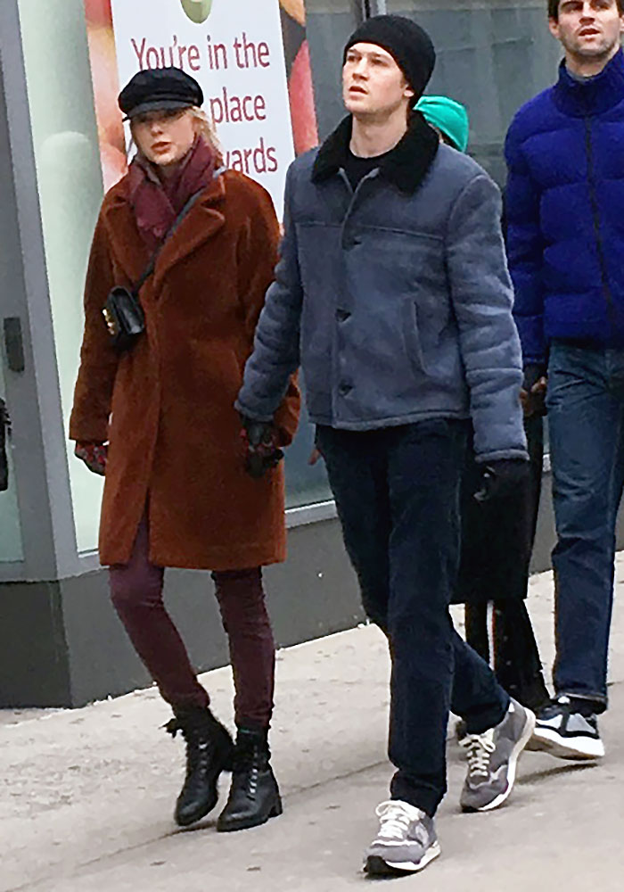 Taylor Swift Joe Alwyn New York City Date Holding Hands