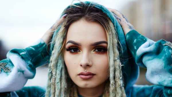 Zhavia