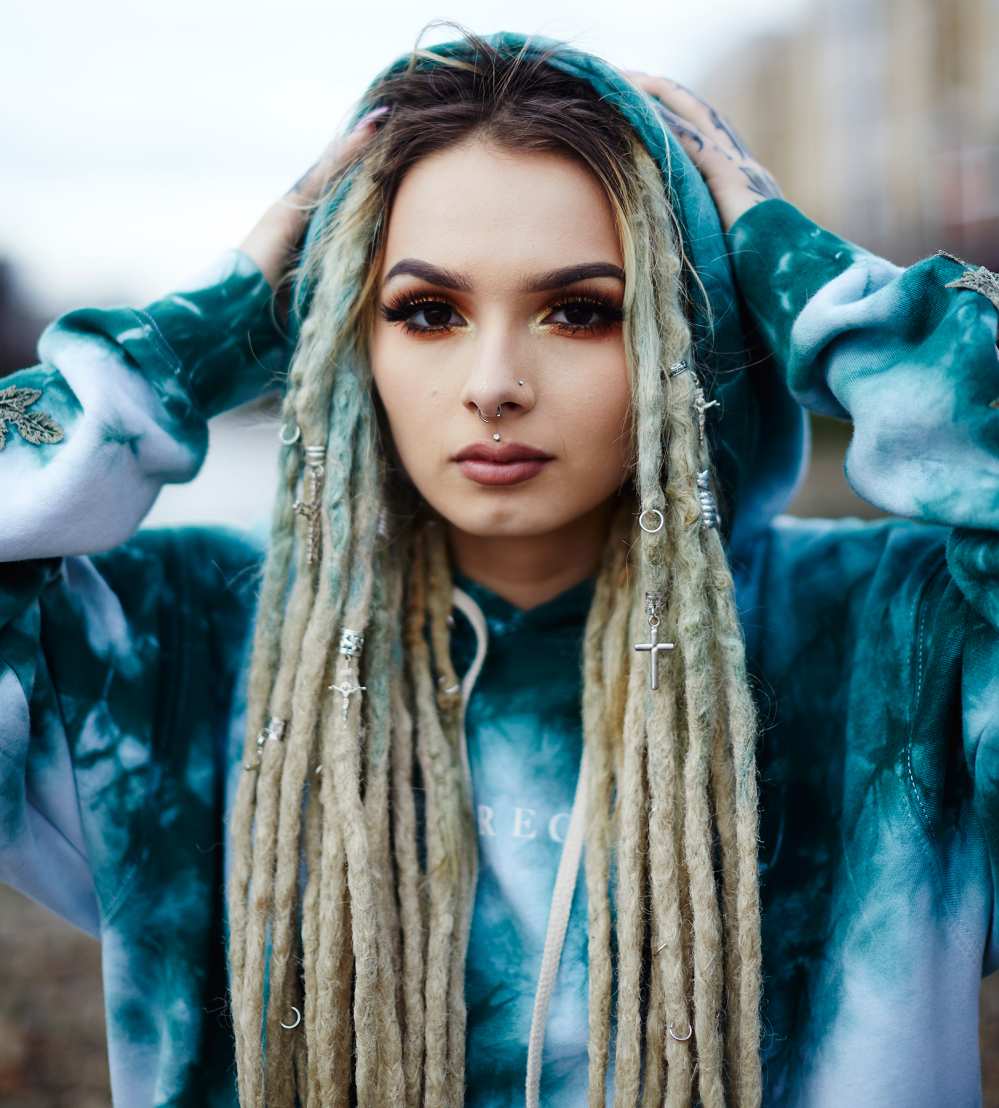 Zhavia