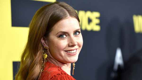 Amy Adams Is 'Very Talented at Checking Out' During the Holidays