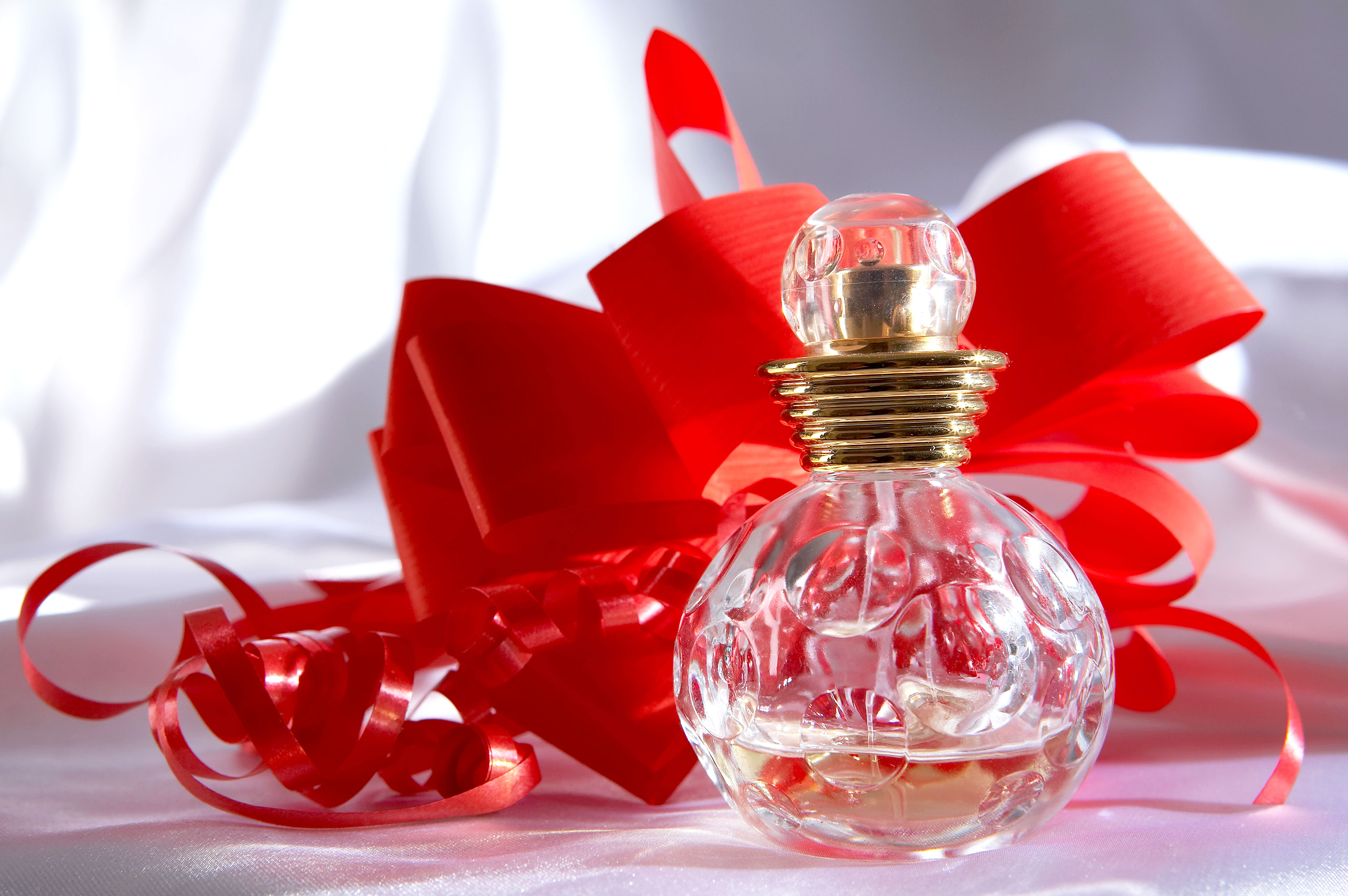 Holiday Gift Guide 2018: Best Women's Perfumes, Fragrances