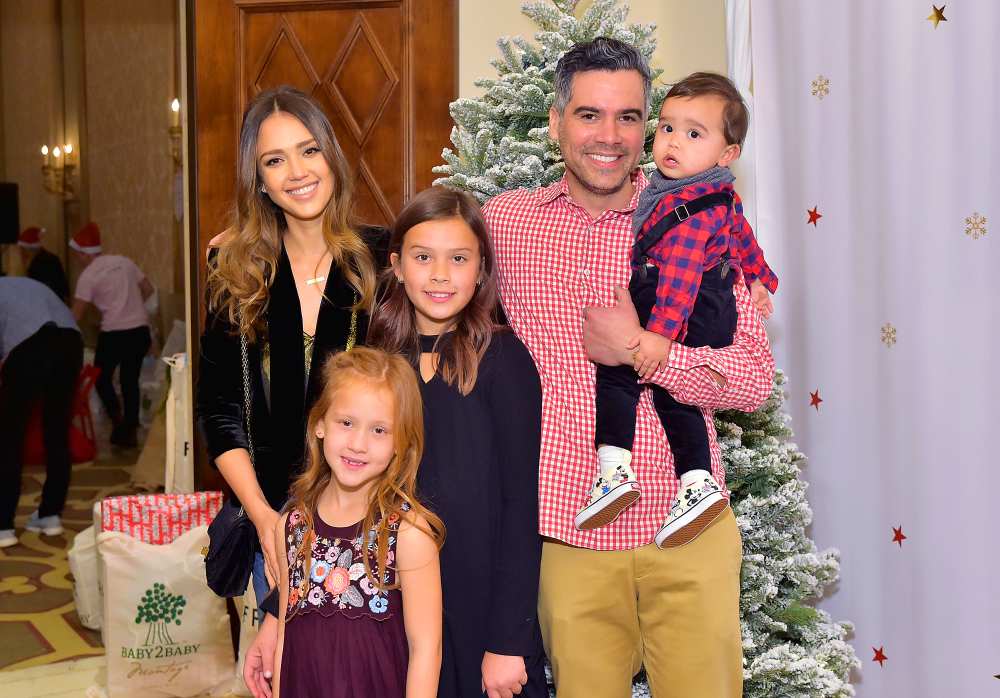 Jessica Alba Reveals How Her Mom Paid for Family Christmas Gifts