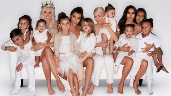 The Internet Think Khloe Kardashian's Feet Were Photoshopped Onto Kylie in the Kardashian Family Christmas Card