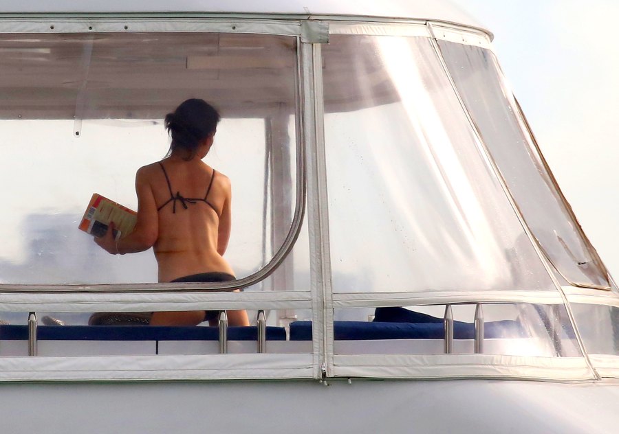 katie holmes jaime foxx bikini boat