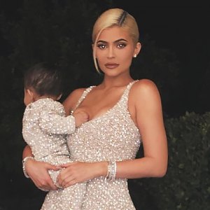 kylie-jenner-stormi-christmas-eve-matching