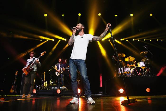 Maroon 5 ‘Having Trouble’ Finding Guests For Super Bowl Halftime Show
