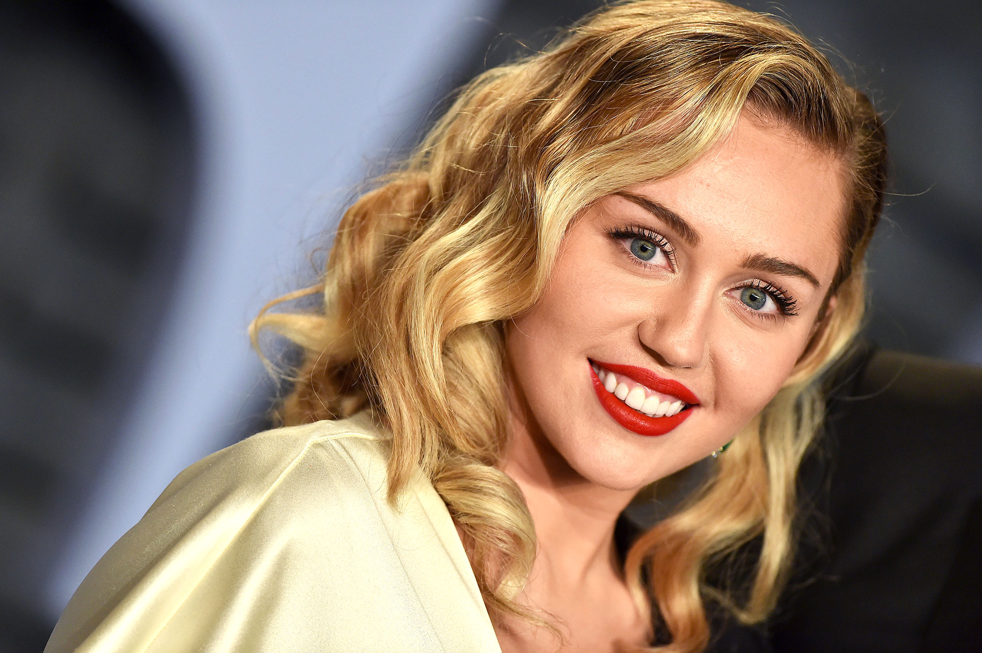 Miley Cyrus Cei Porn - Miley Cyrus' Dating History: Timeline of Her Famous Exes, Flings