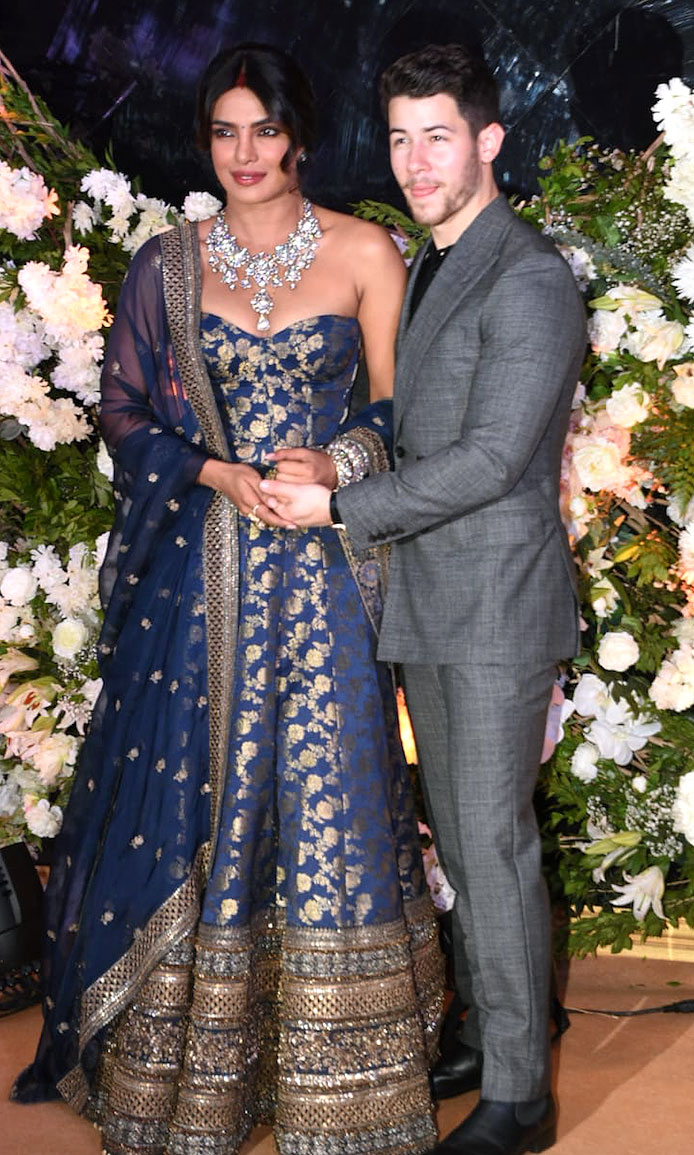Viral! Bride wears lehanga inspired by Priyanka Chopra's wedding attire,  shares adorable moments with brother on big day