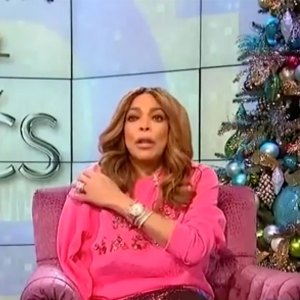 Wendy Williams Returns to Her Show After Fracturing Shoulder: ‘I’m on the Mend’
