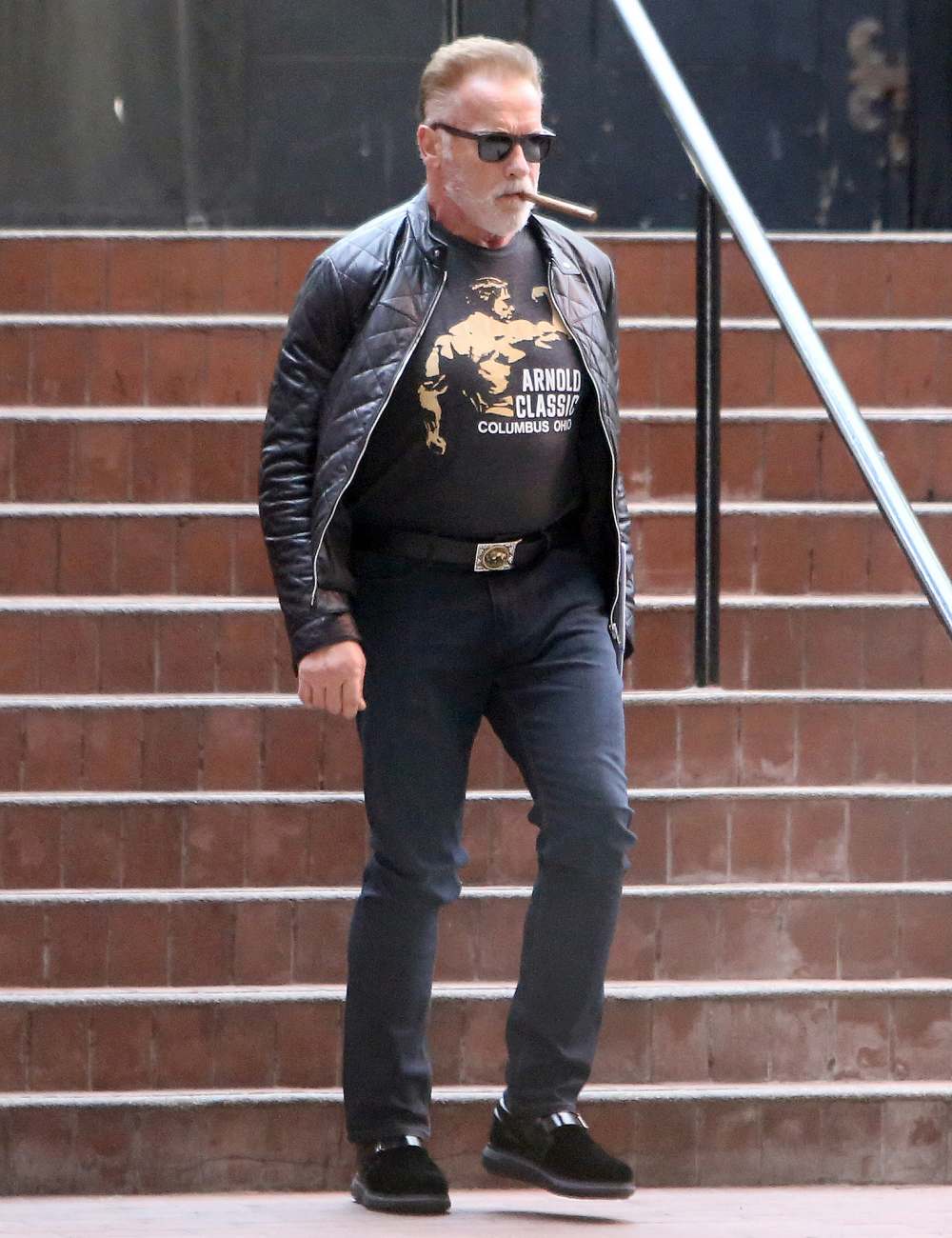 Arnold Schwarzenegger Shows off His Guns Arnold Classic T-Shirt