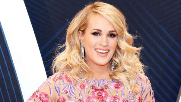 Pregnant Carrie Underwood's Naked Baby Bump is Stunning