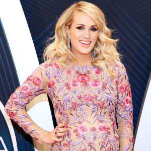 Pregnant Carrie Underwood's Naked Baby Bump is Stunning