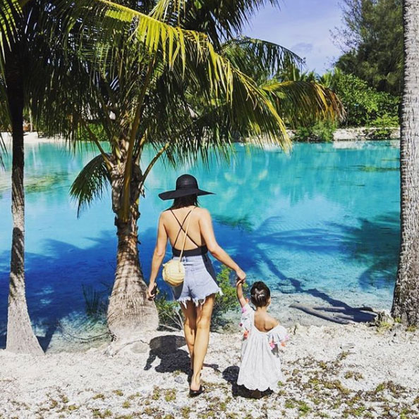 Chrissy Teigen John Legend Gorgeous Vacation With Kids
