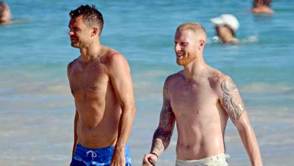 England-Cricket-Team-shirtless-barbados