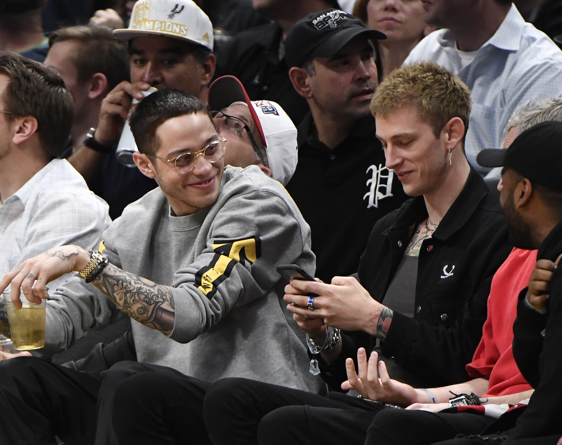 Pete Davidson, machine gun kelly