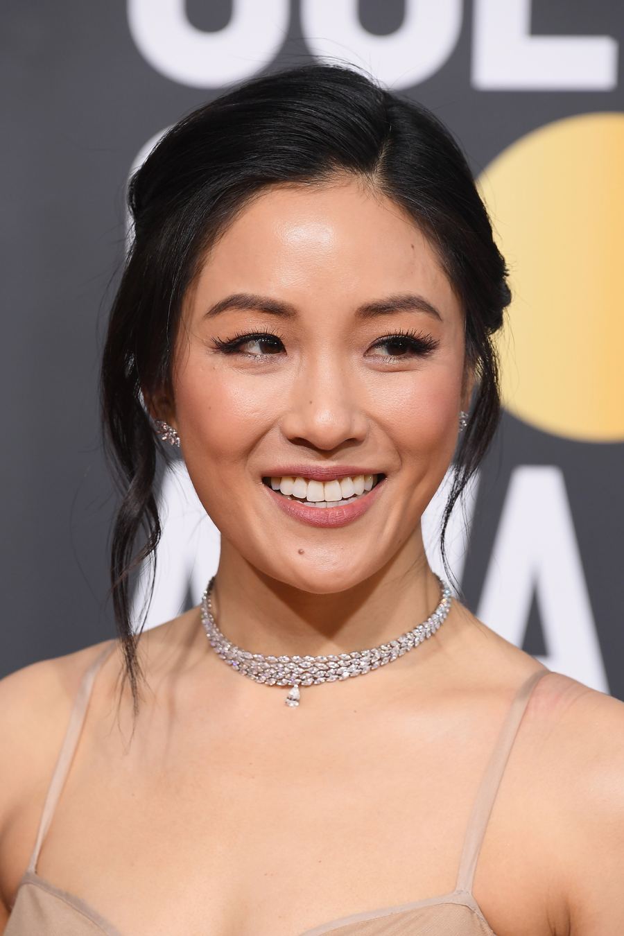 Golden Globes 2019: See Behind-the-Scenes of Constance Wu's Beauty Prep