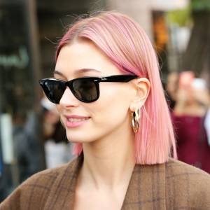 Hailey Baldwin pink hair