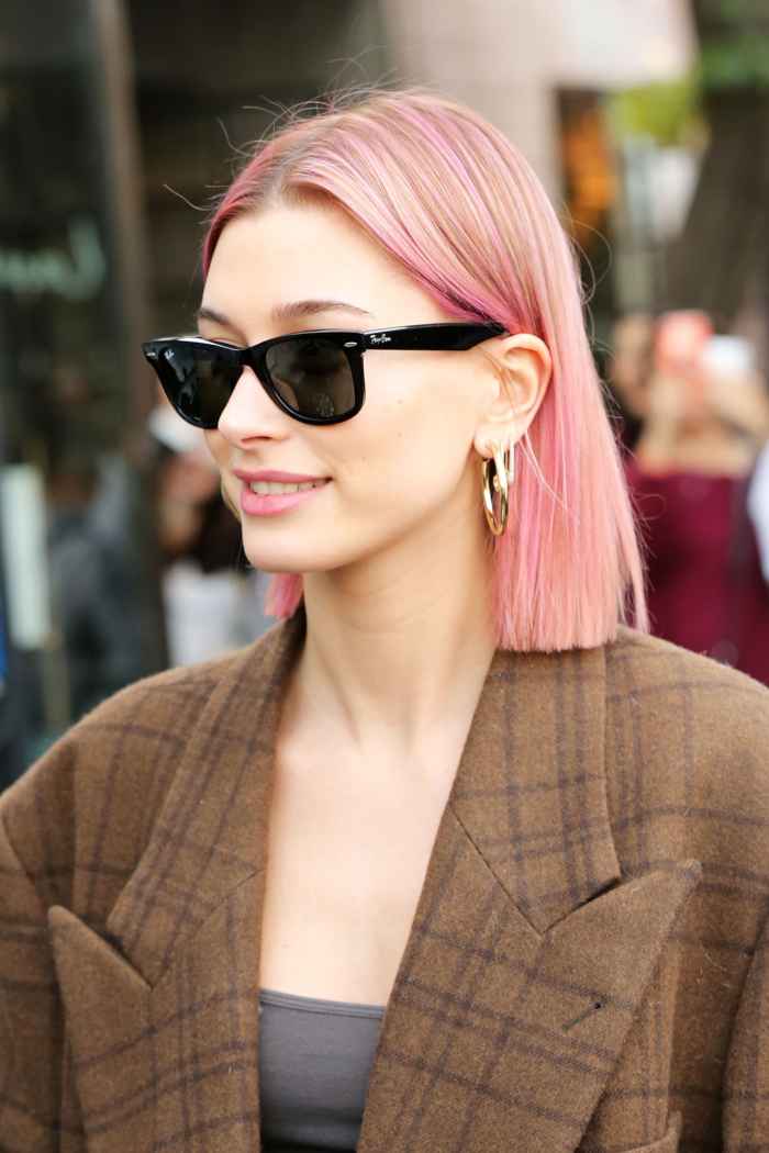 Hailey Baldwin pink hair
