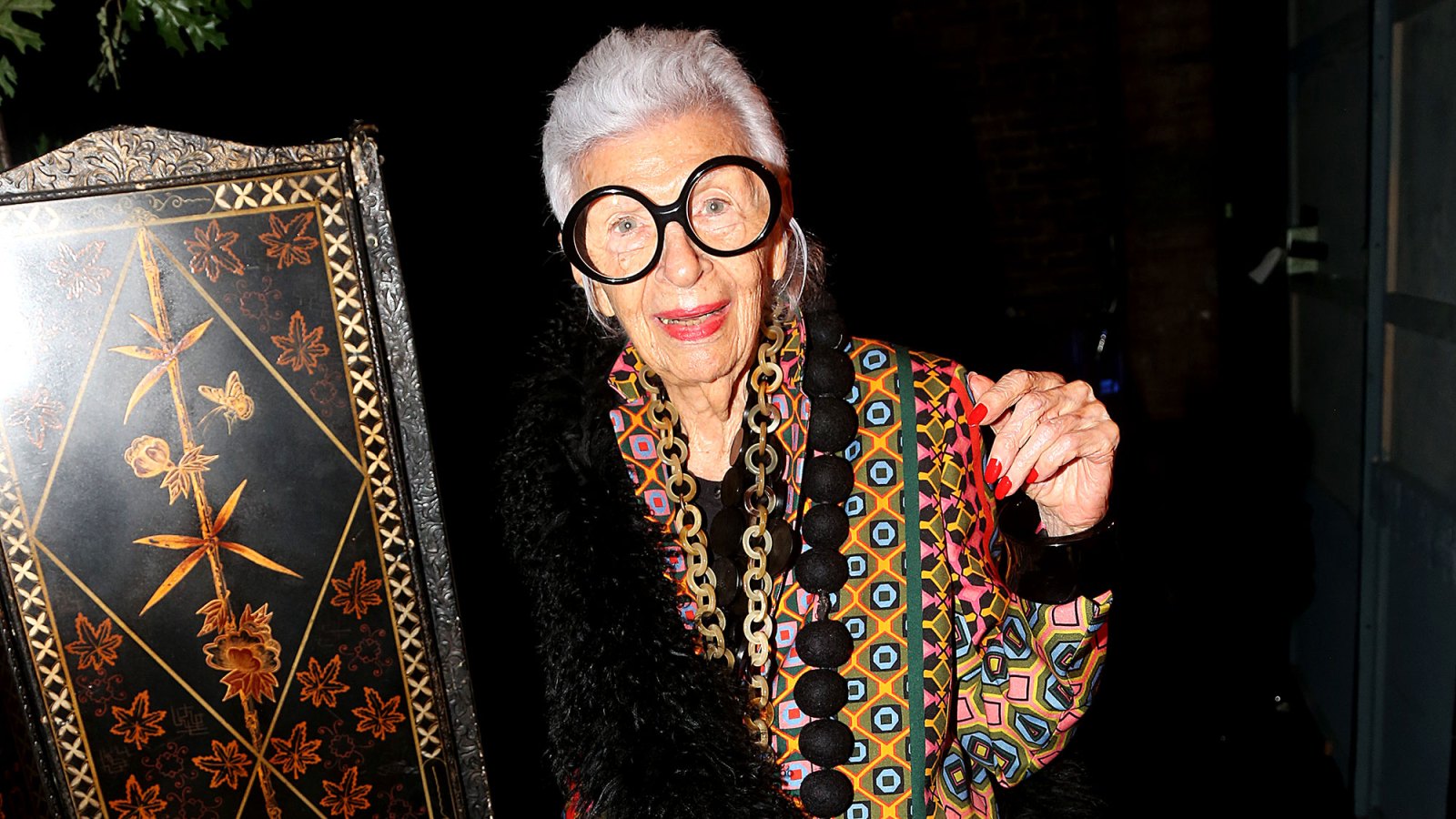 Iris Apfel signed with IMG at 97