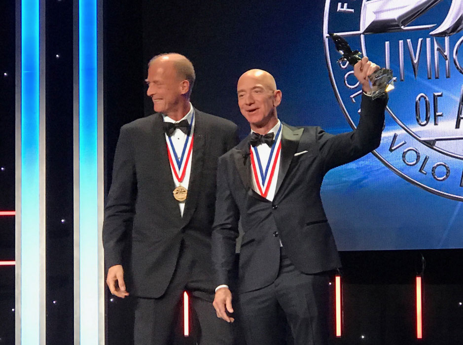 Jeff-Bezos-Ditches-Wedding-Ring-at-First-Public-Event-Since-Lauren-Sanchez-Affair-News