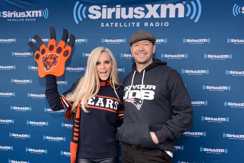 Jenny-McCarthy-and-Donnie-Wahlberg-Celebs-Who-Love-Football