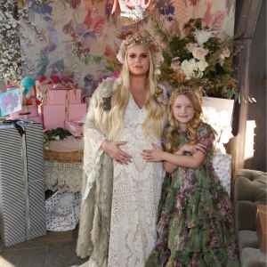 Jessica-Simpson-baby-shower