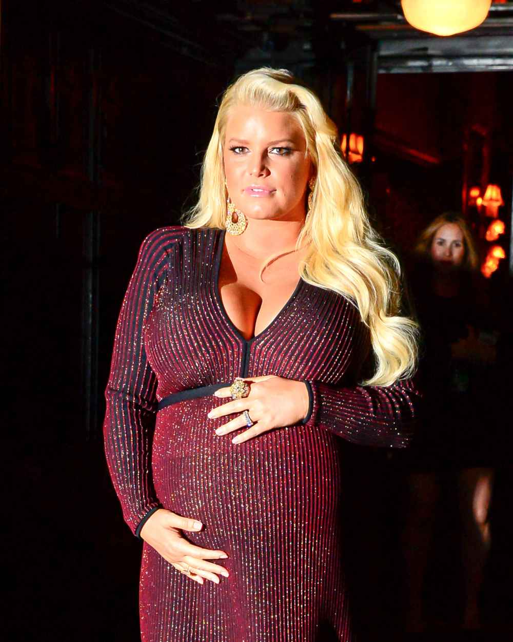 Pregnant Jessica Simpson Asks Fans for &lsquo;Help&rsquo; After Revealing Extremely Swollen Foot