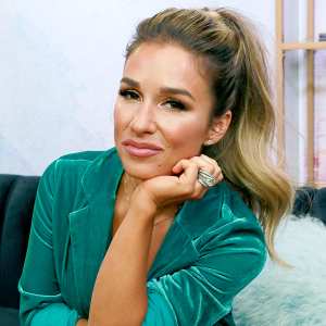 Jessie-James-Decker-Surpassed-Her-Goal-Weight