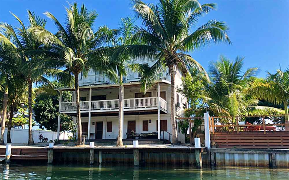 This Is Us&rsquo; Jon Huertas Takes Us Inside His Kindly Trip to Belize