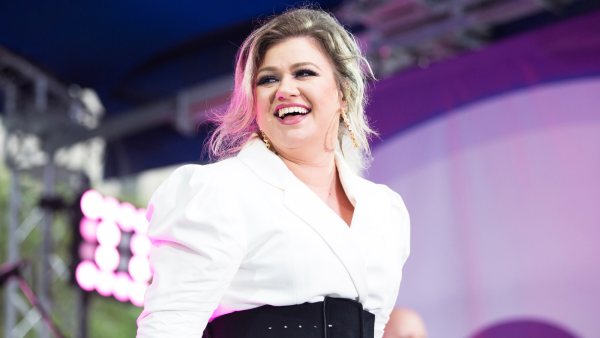 Kelly Clarkson's Team Is Still 'Fine-Tuning' Her New Talk Show After Leaked Trailer