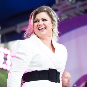 Kelly Clarkson's Team Is Still 'Fine-Tuning' Her New Talk Show After Leaked Trailer