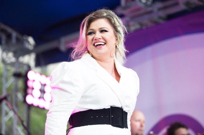 Kelly Clarkson's Team Is Still 'Fine-Tuning' Her New Talk Sh...