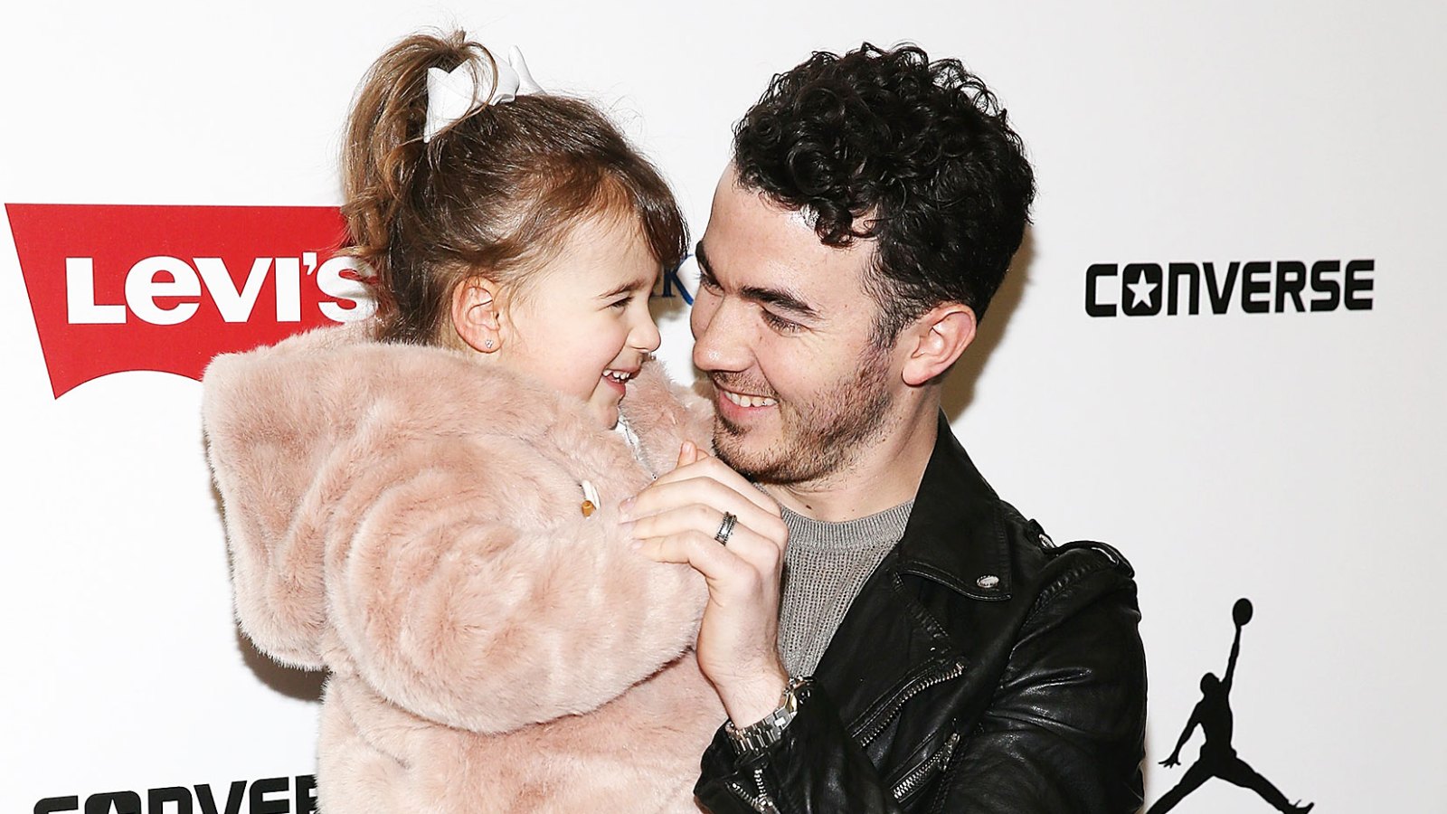Kevin Jonas Alena Following In Fathers Footsteps Instagram Performance