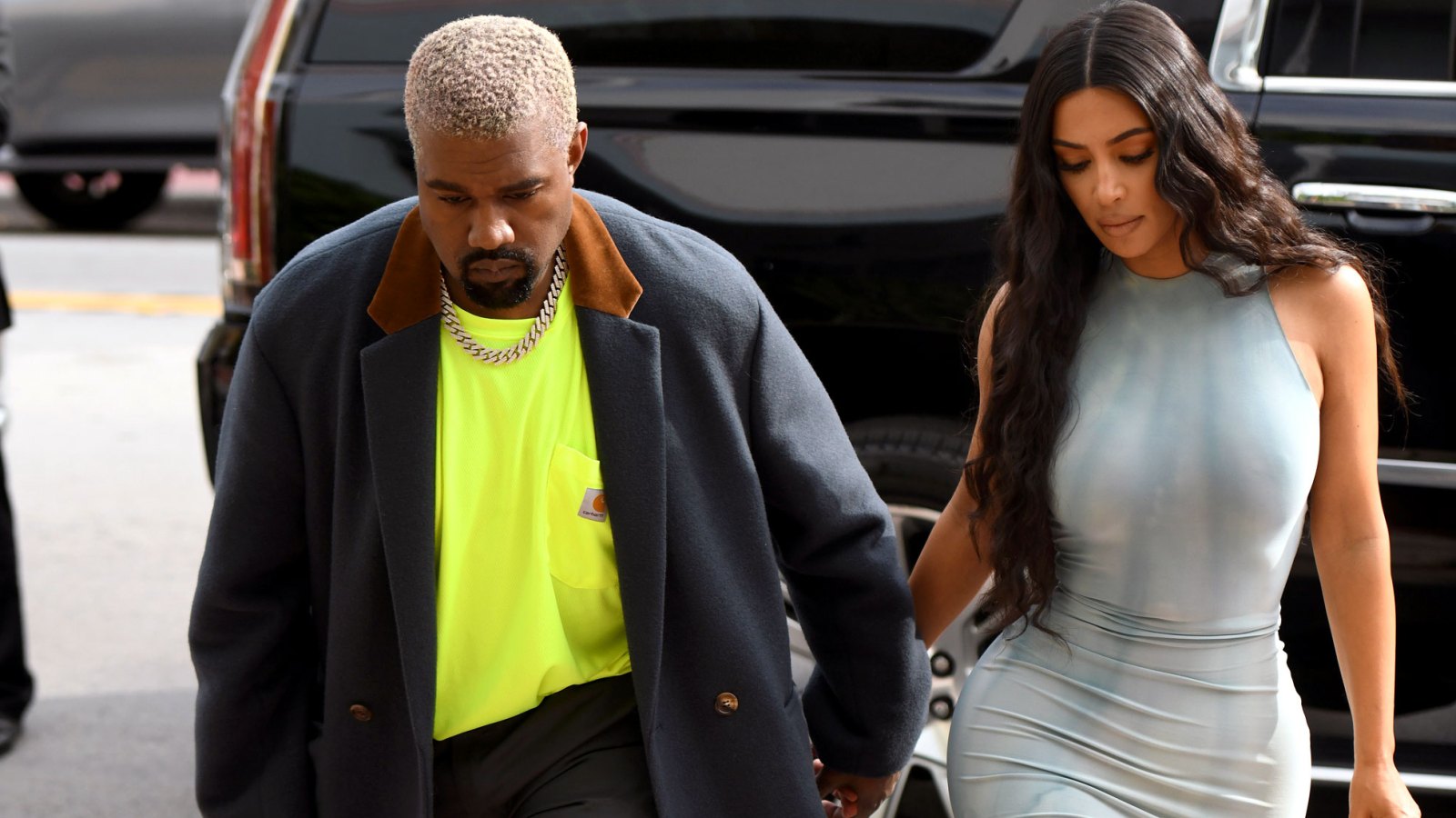 Kim-Kardashian-Kanye-West-Hold Hands-Afte- Baby No-4