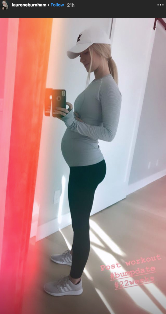 Bachelors Lauren Burnham 22-Week Baby Bump in Mirror Selfie