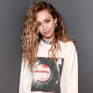 Miley-Cyrus-Shuts-Down-Pregnancy-Rumors