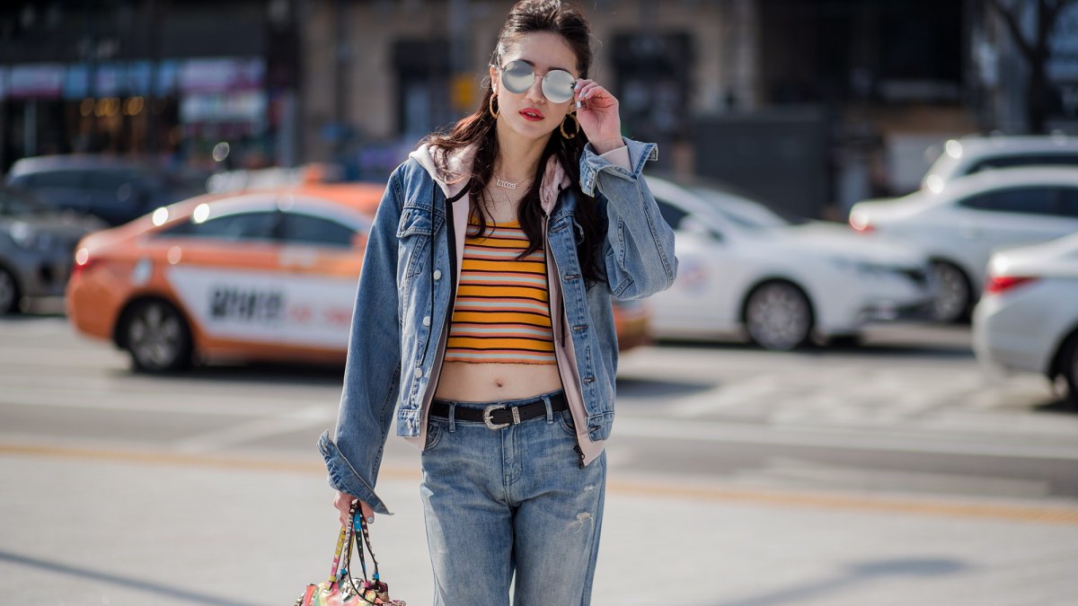 Model Ripped Jeans