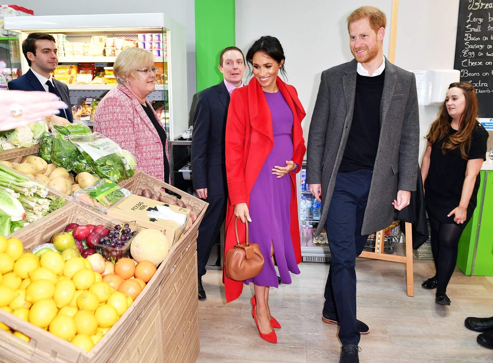 Pregnant Meghan Markle Reveals Due Date in Birkenhead With Harry | Us ...