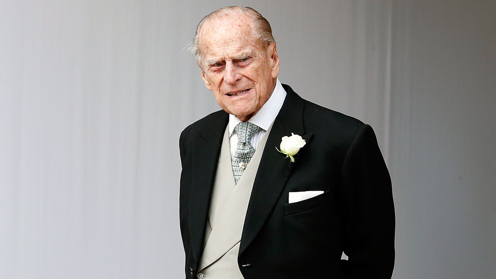 Prince Philip Drives Without Seatbelt Days After Car Accident