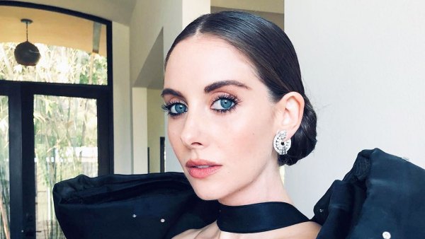 SAG Awards 2019 Stars Getting Ready Alison Brie