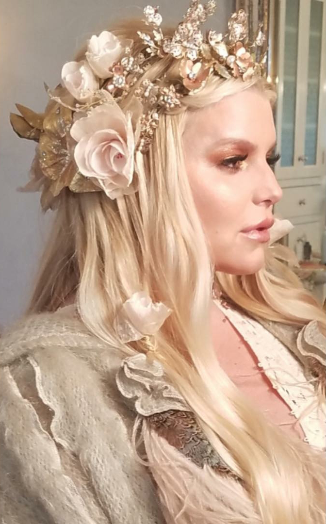 The Secret to Jessica Simpson's Baby Shower Maternity Look